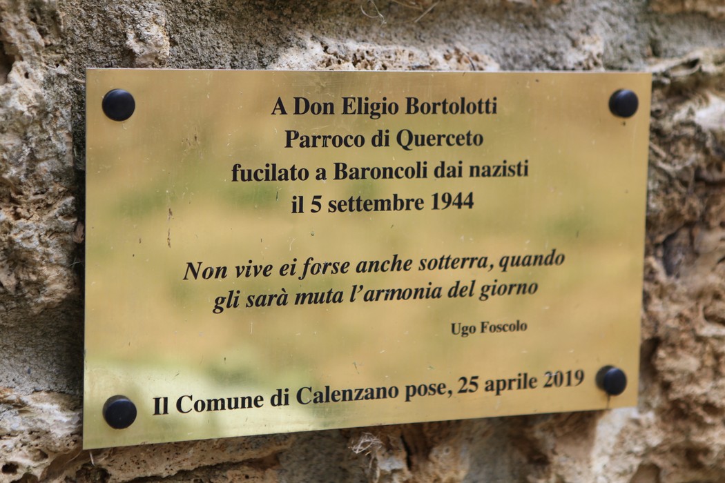 Monumento dedicato a Don Bortolotti, sacerdote fucilato dai nazisti nel 1944 a Calenzano.