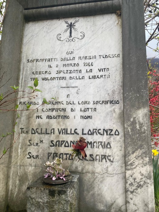 Monumento dedicato ai caduti della Libertà, in memoria di Lorenzo Della Valle, Mario Sapone e Prato.