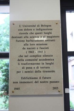 Lapide commemorativa della Facoltà di ingegneria dell'Università di Bologna, dedicata alla memoria delle vittime del fascismo.