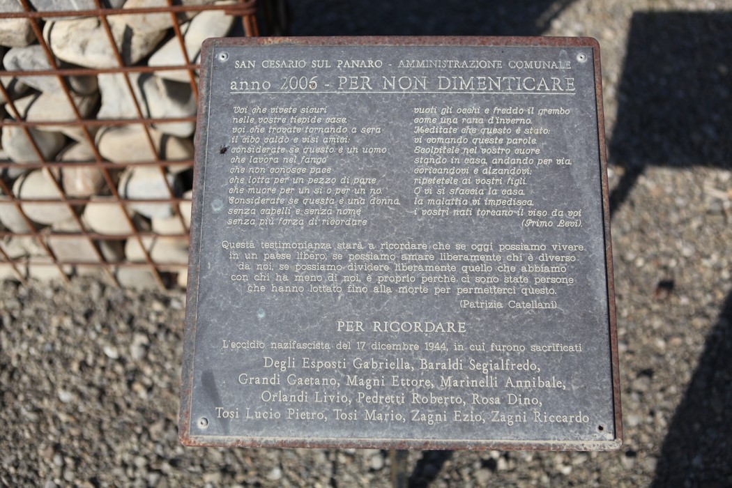 Monumento ai Martiri del Panaro, dedicato alla memoria e al sacrificio dei caduti. Rappresenta un'importante commemorazione storica.