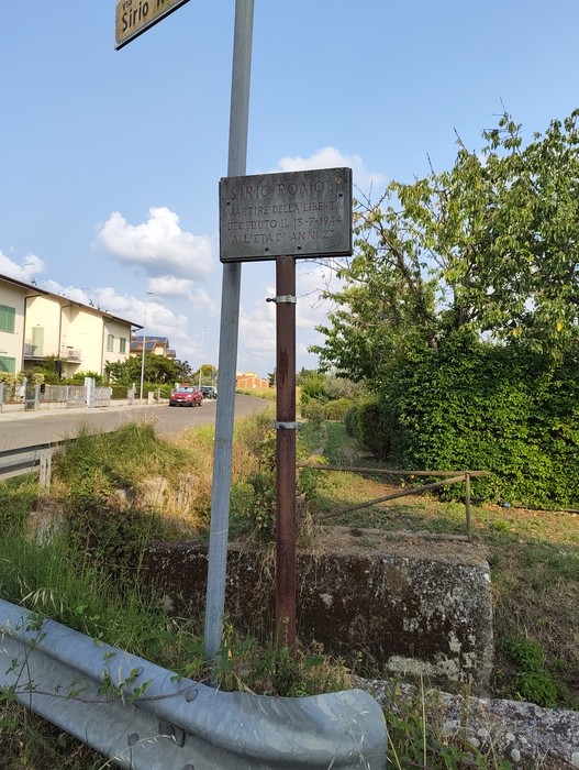 Lapide a Romoli, Comune di Cascina (PI), foto 2