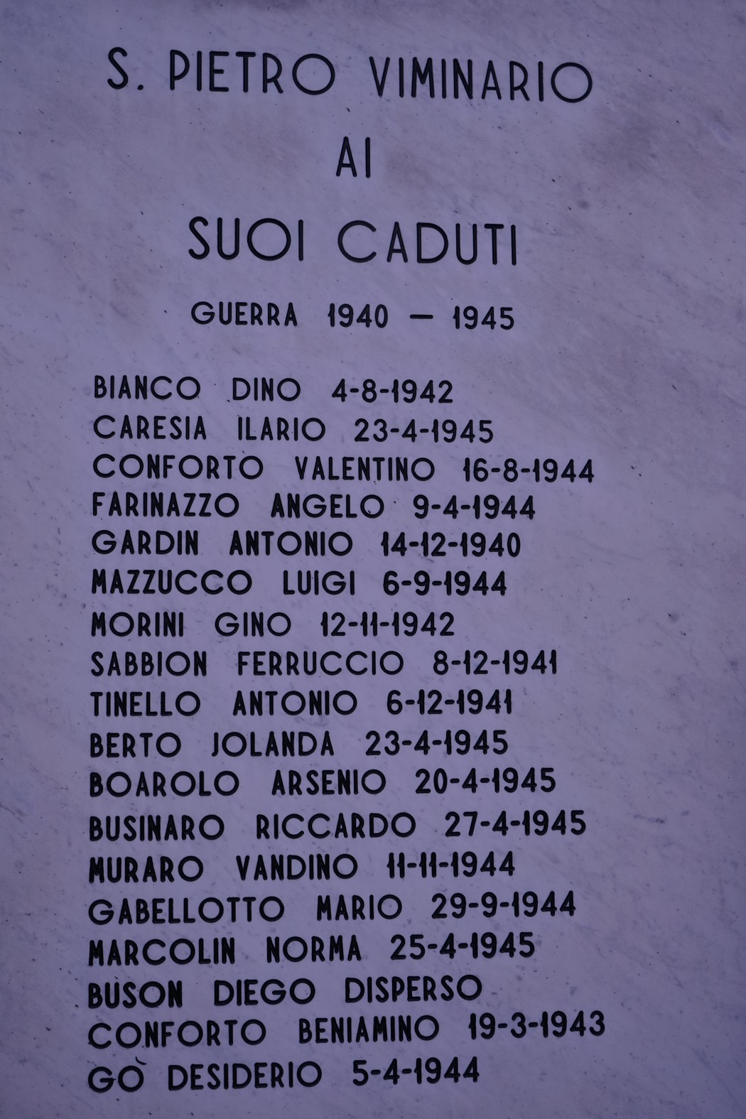 Monumento commemorativo ai caduti di San Pietro Viminario, dedicato alla memoria della guerra 1940-1945.