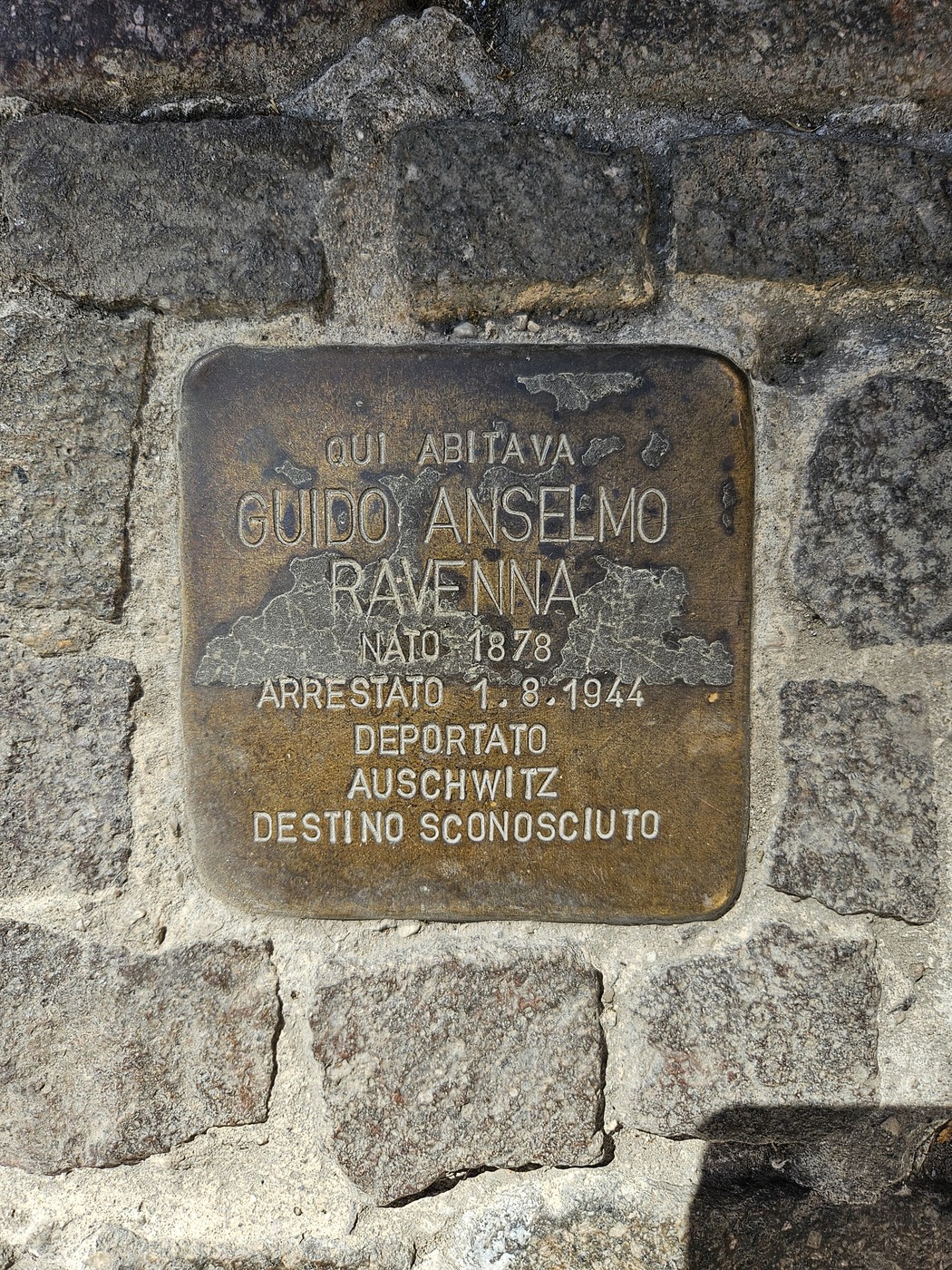 Pietra d'inciampo dedicata a Guido Anselmo a Ravenna, commemorazione della sua deportazione ad Auschwitz.