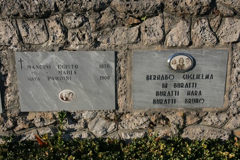 Ossario di Sant'Anna di Stazzema, memoriale commemorativo delle vittime della Seconda Guerra Mondiale.