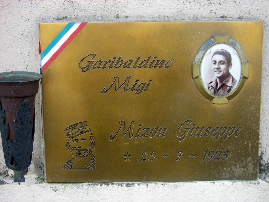 Monumento per l'eccidio di Mottalciata, commemorazione di Garibaldino Migi e Mizon Giuseppe, tragico evento del 1923.