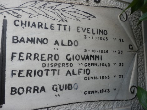 Lapidi commemorative dei caduti di Cerrione, onore ai valorosi sepolti.