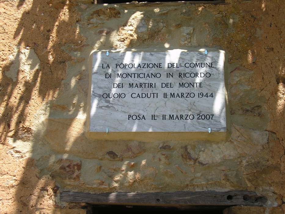 Lapide commemorativa dei martiri del Monte Quoio, eretta il 11 marzo 2007 a Monticiano.