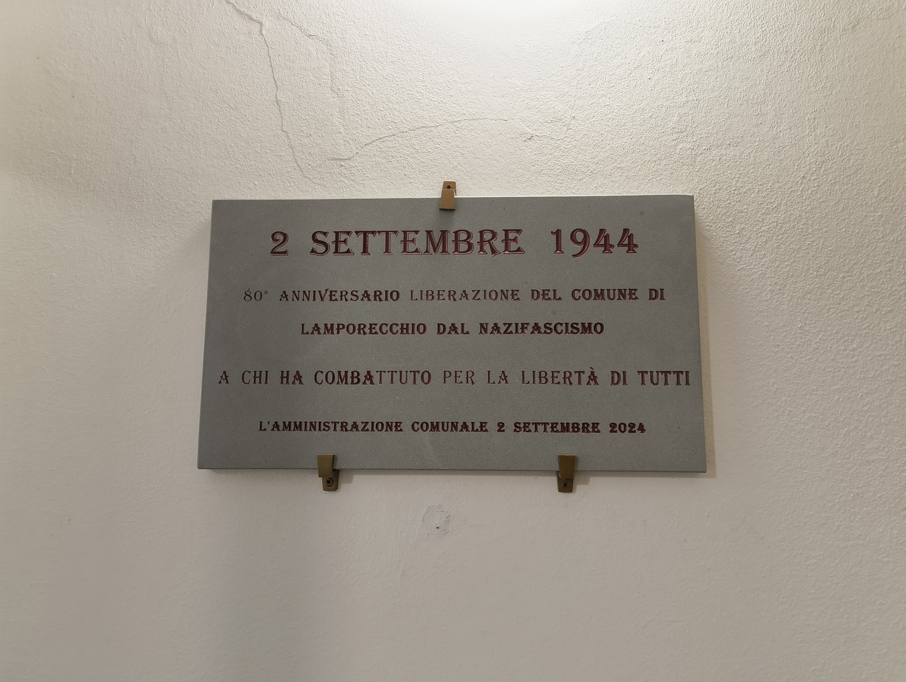 Lapide commemorativa per l'80° anniversario della liberazione di Lamportecchio dal nazifascismo.