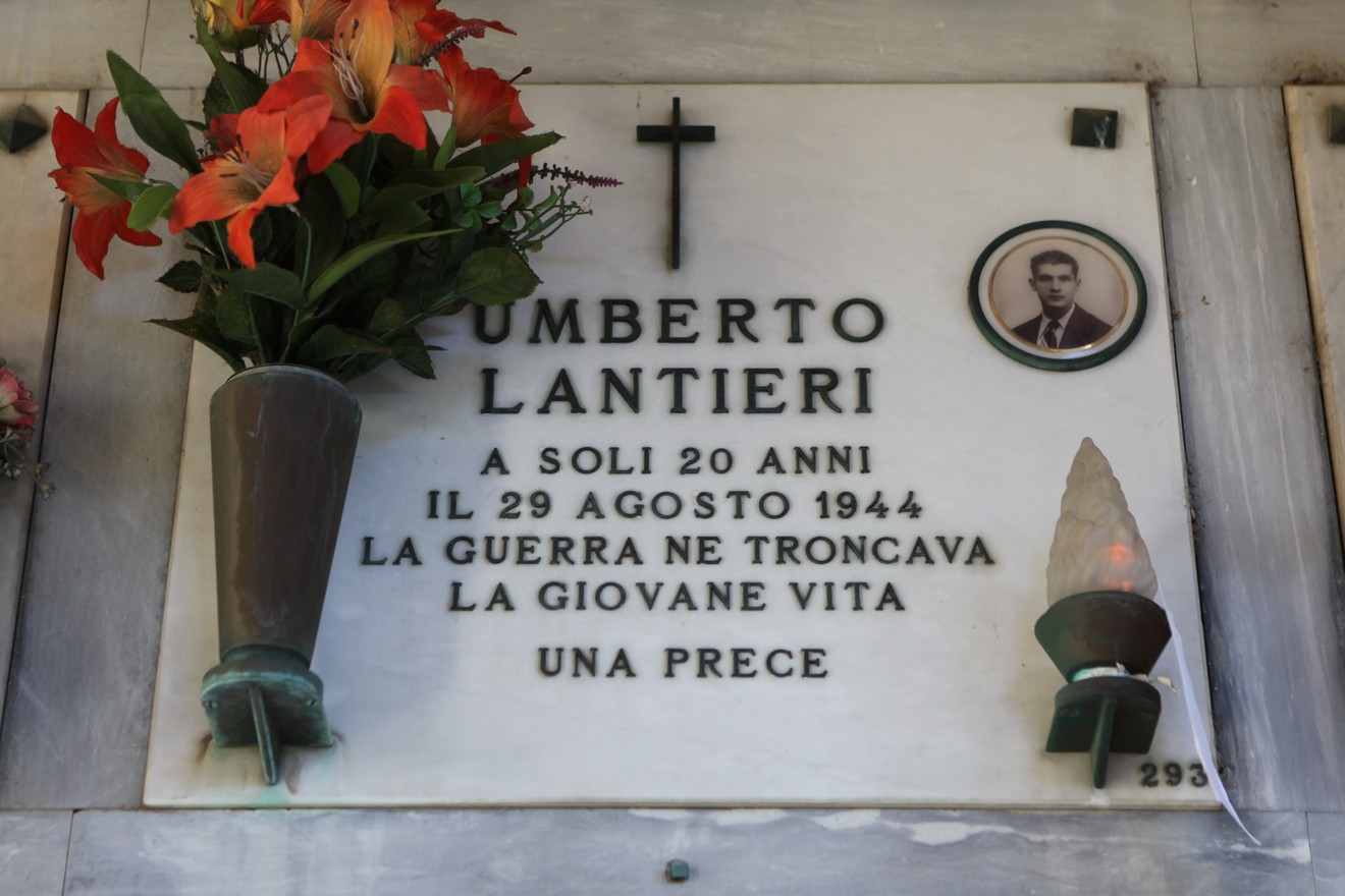 Sepolcro di Lantieri, in memoria di Umberto Lantieri, giovane caduto in guerra a soli 20 anni nel 1944.