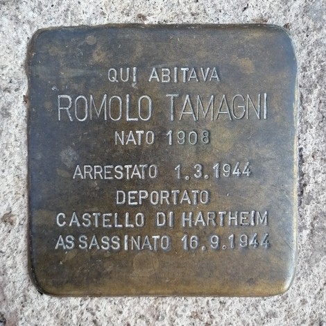 Pietra d'inciampo dedicata a Romolo Tamagni, vittima della deportazione e del nazismo.