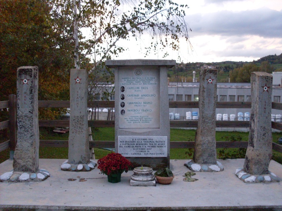 Monumento dedicato a Capellini, Canepari, Cavandoli e Panciroli, in memoria dei caduti.