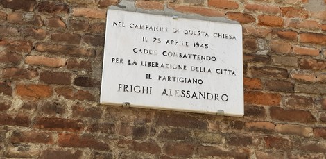 Lapide commemorativa di Frighi Alessandro, partigiano caduto per la liberazione della città il 23 aprile 1945.