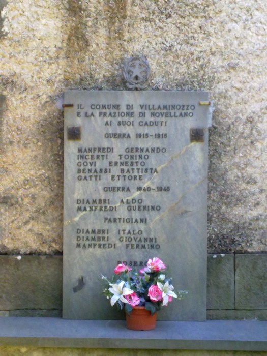 Cippo commemorativo ai caduti di Novellano, dedicato ai soldati delle guerre mondiali e ai partigiani.