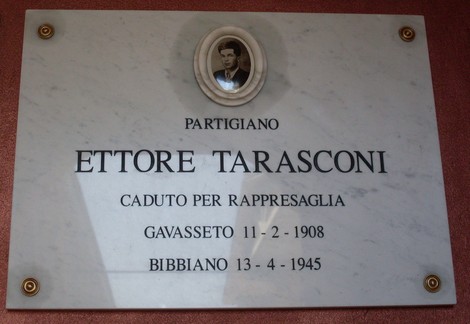 Placca commemorativa dedicata ai caduti per la libertà, in memoria di Ettore Tarasconi a Bibbiano.