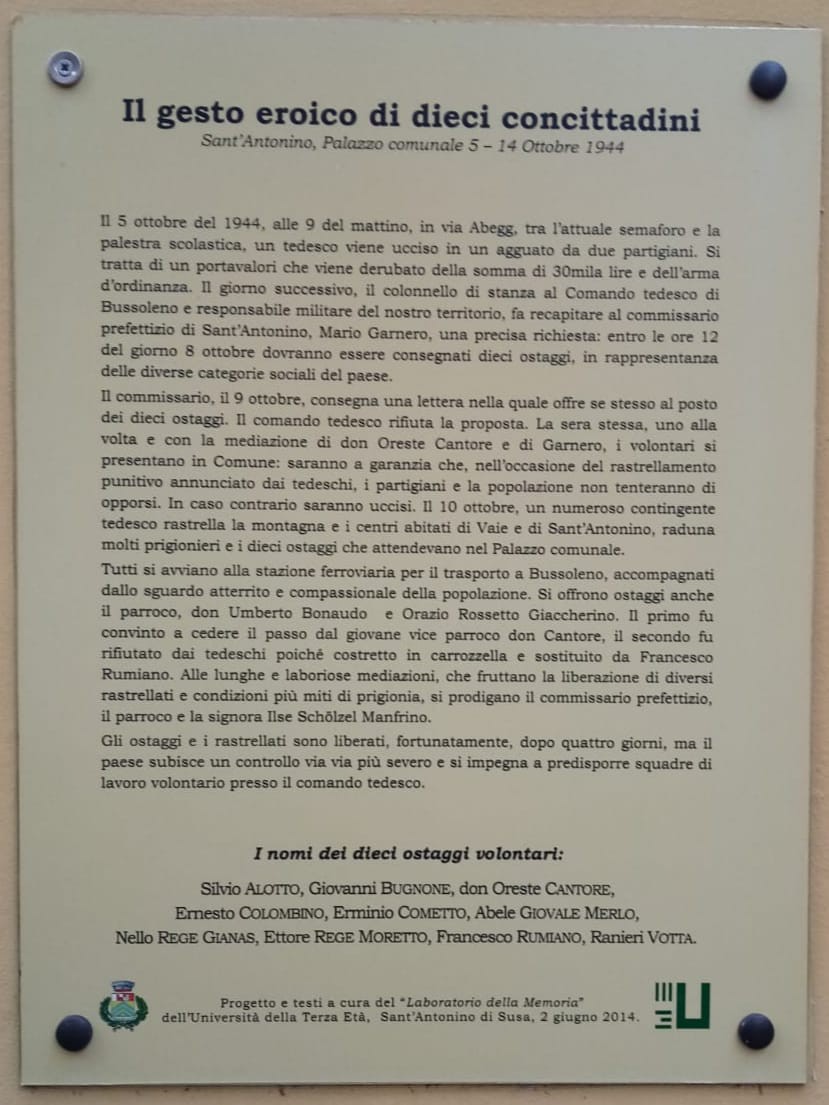 Targa commemorativa dedicata agli ostaggi volontari nella Resistenza, esposta a Sant'Antonino.
