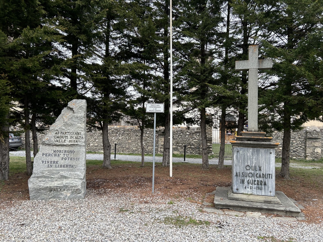 Monumento ai partigiani caduti, Alta Valle Susa, a ricordo del sacrificio per la libertà.