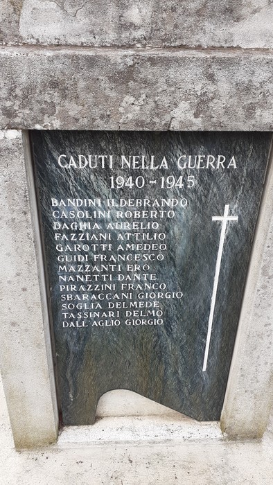 Monumento ai caduti della Cogne, commemorazione dei soldati della Seconda Guerra Mondiale (1940-1945).