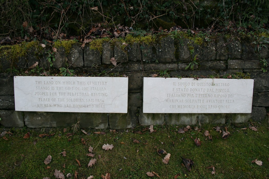 Cimitero di Guerra della Valle del Santerno, commemorazione dei soldati italiani caduti.