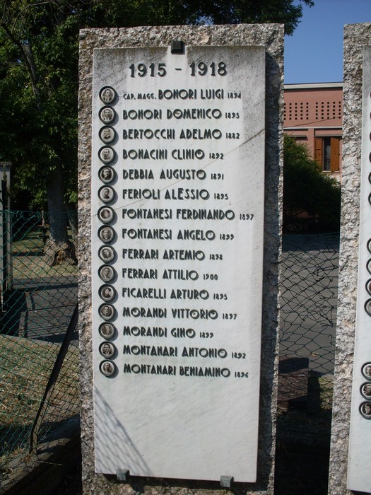 Monumento ai Caduti di Marmirolo, memoriale commemorativo per i soldati del 1915-1918.