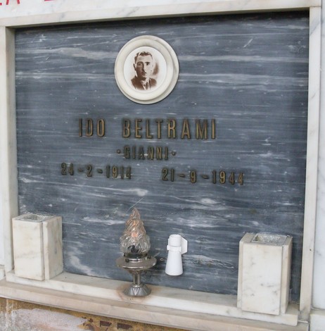 Tributo ai caduti per la libertà, sacrario di Rubiera con lapide commemorativa dedicata a Ido Beltrami.