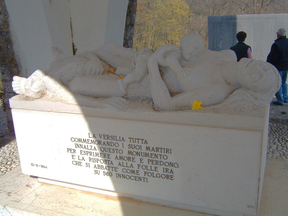 Monumento commemorativo all’Ossario di Sant'Anna di Stazzema, in onore dei martiri della guerra.