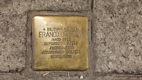 Pietra d'inciampo commemorativa dedicata a Franco Cristian, vittima della deportazione durante la Seconda Guerra Mondiale.