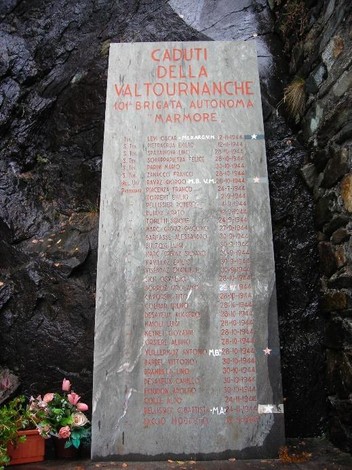 Monumento ai caduti della Valtournenche, dedicato ai membri della 101ª Brigata Autonoma Marmore.