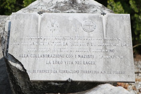 Monumento commemorativo dedicato ai caduti nei lager, in memoria delle vittime della Seconda Guerra Mondiale.