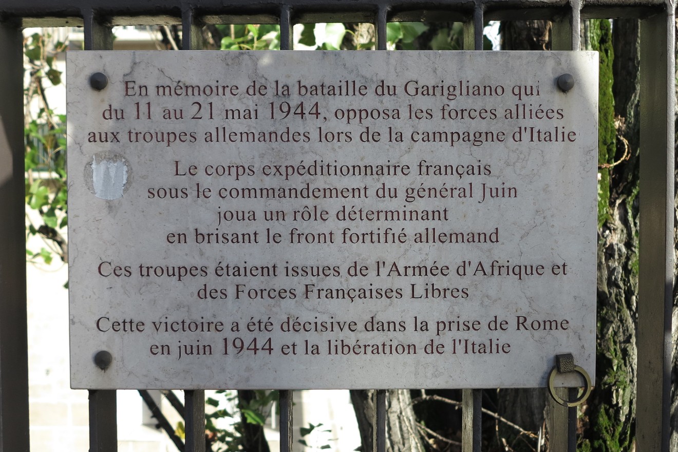 Lapide commemorativa della battaglia del Garigliano, avvenuta nel maggio 1944.