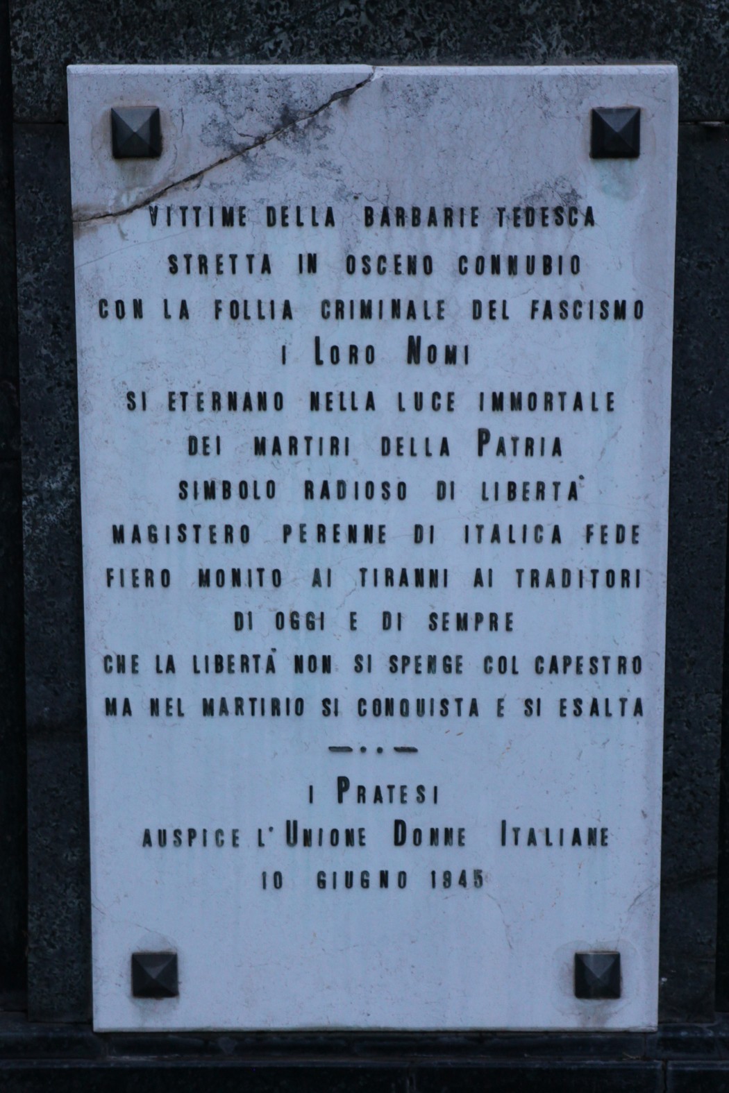 Sacrario dei partigiani pratesi: memoriale dedicato ai caduti nella lotta per la libertà e contro il fascismo.