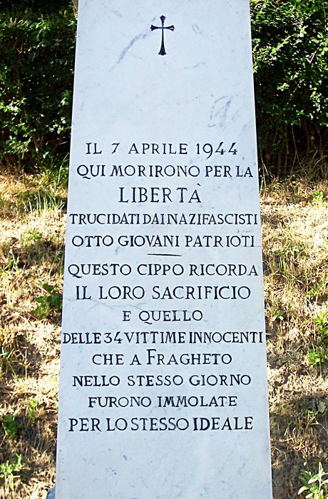 Cippo commemorativo dedicato agli Otto Martiri, caduti per la libertà il 7 aprile 1944.