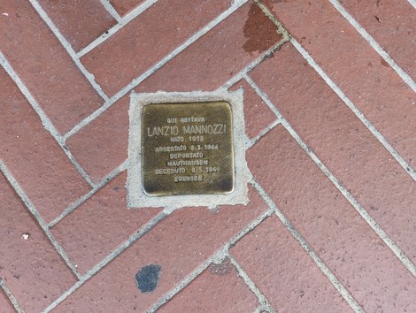 Pietra d'inciampo dedicata a Lanzio Mannozzi, commemorativa di arresto e deportazione.