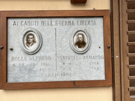Lapide commemorativa dedicata a Alfredo Rolle e Armando Ventrella, caduti per la libertà.