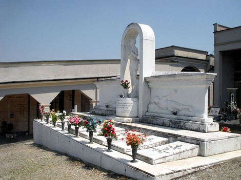 Sacrario dei partigiani di Montù Beccaria, monumento commemorativo dedicato ai combattenti della resistenza.