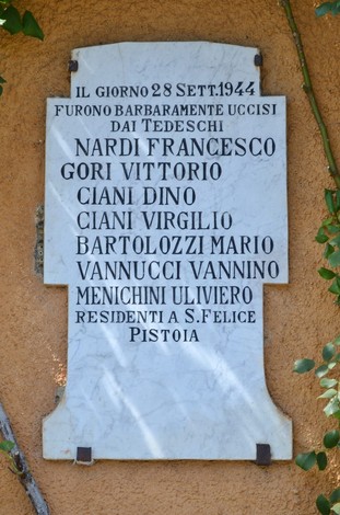 Lapide commemorativa per i sette civili uccisi dai tedeschi il 28 settembre 1944 a Pistoia.