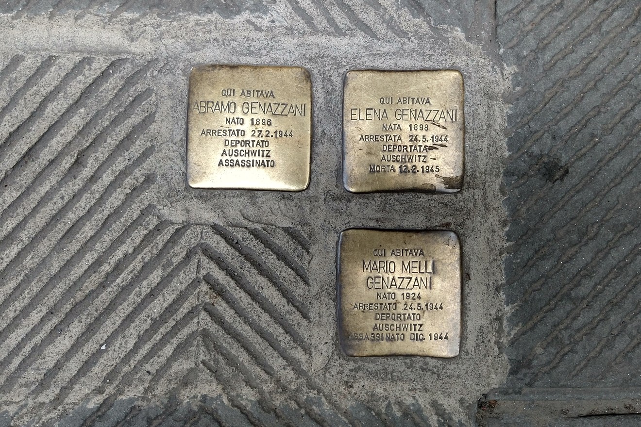 Pietre d'inciampo dedicate alla famiglia Genazzani, in memoria delle vittime dell'Olocausto.