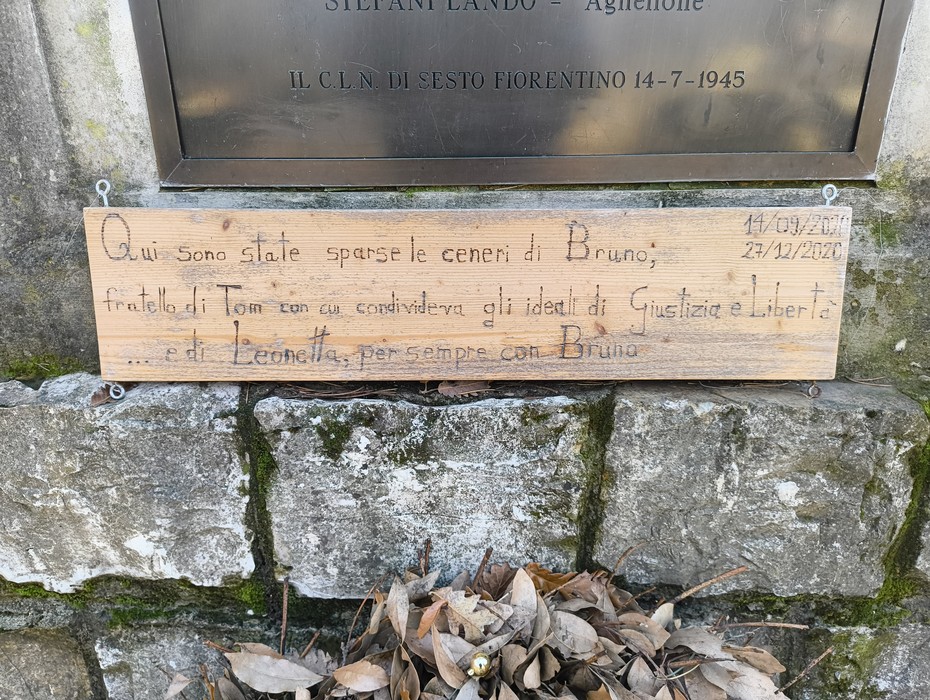 Monumento della Battaglia della Fonte dei Seppi, dedicato alla memoria dei caduti per giustizia e libertà.