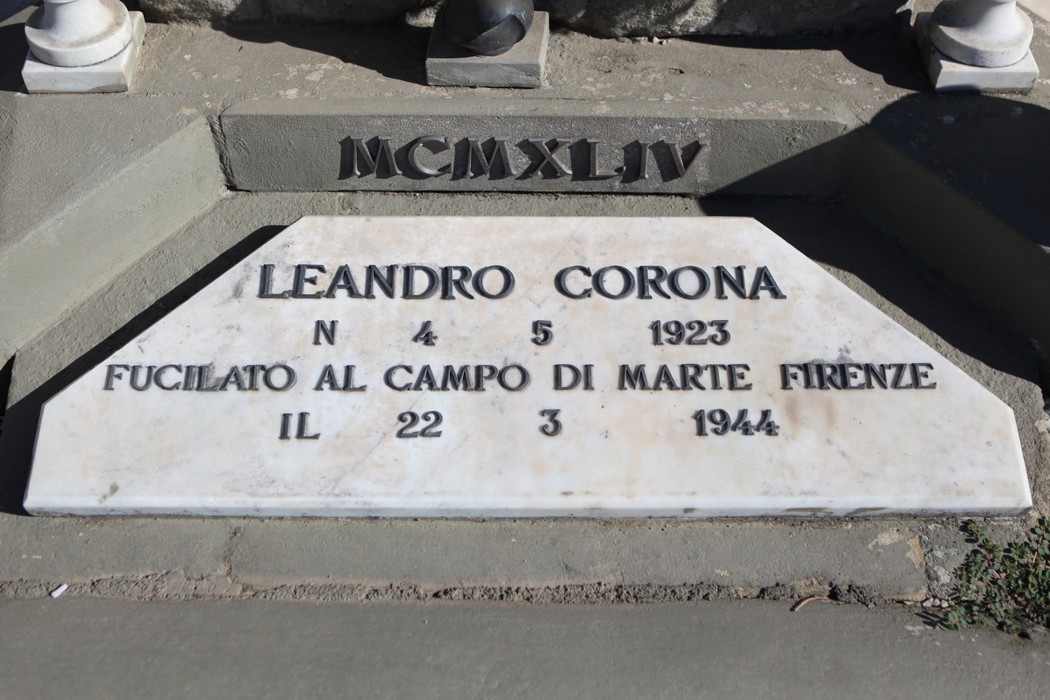 Monumento commemorativo dedicato a Meglini e ai fucilati di Campo di Marte a Firenze.