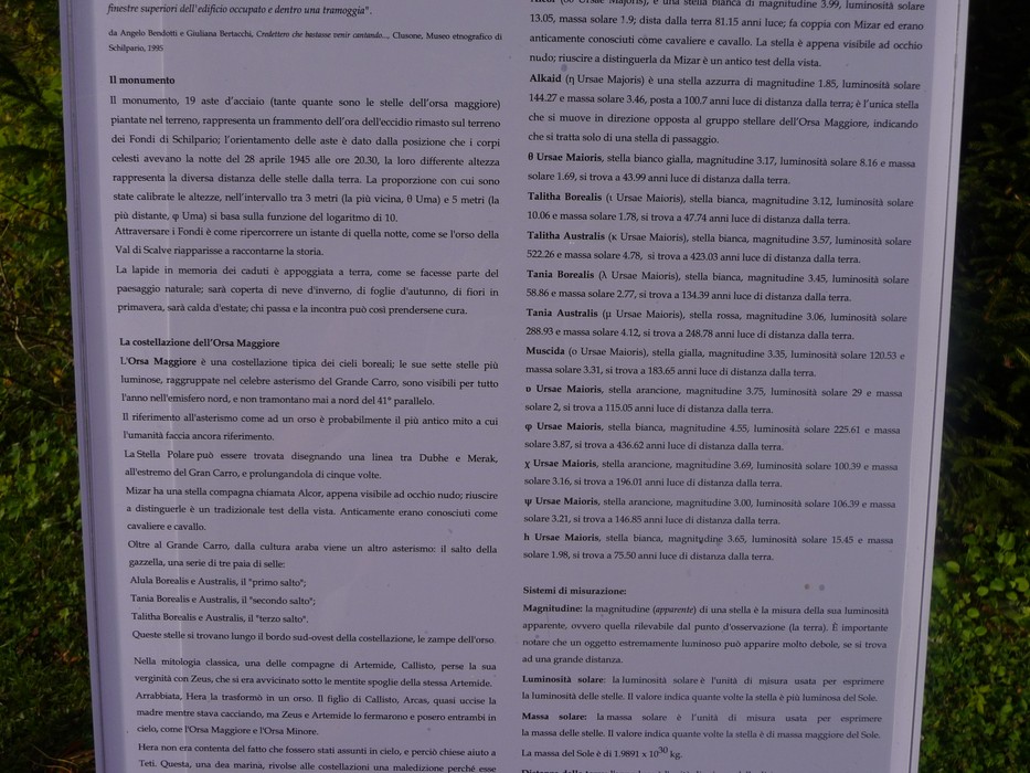 Il Monumento ai Dodici Caduti è un omaggio commemorativo dedicato ai valorosi soldati.
