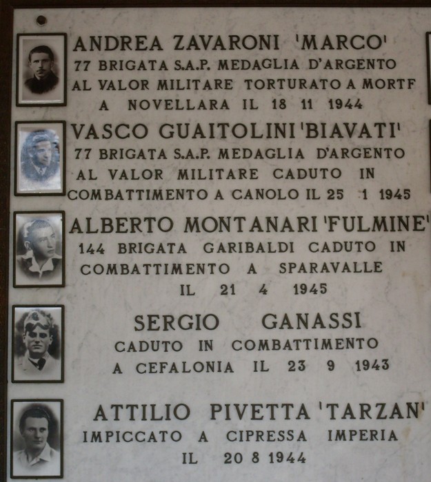 Lapide commemorativa ai caduti della Liberazione di Campagnola, onore ai valorosi combattenti.