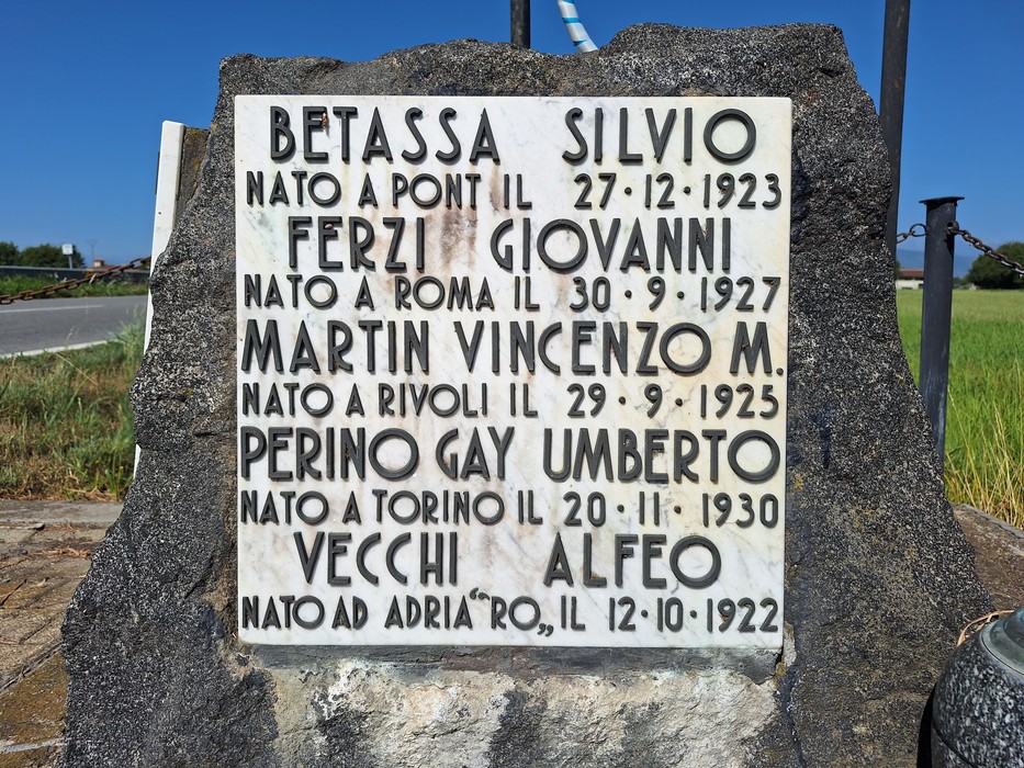 Cippo ai caduti del 26 aprile 1945, Comune di Caselle Torinese (TO), foto 3