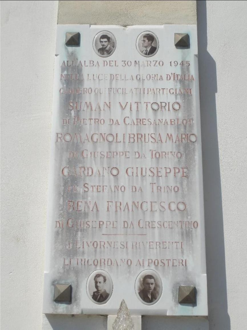 Lapide commemorativa a Suman, Romagnoli, Gardano e Bena, in memoria dei caduti per la patria.
