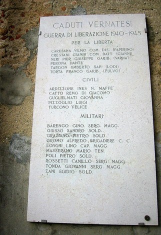 Lapide commemorativa ai caduti di Vernato nella Guerra di Liberazione 1940-1945, in memoria dei suoi eroi.