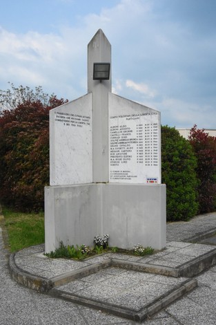 Monumento ai Caduti di Villanova, dedicato alla memoria dei soldati sacrificatisi per la patria.