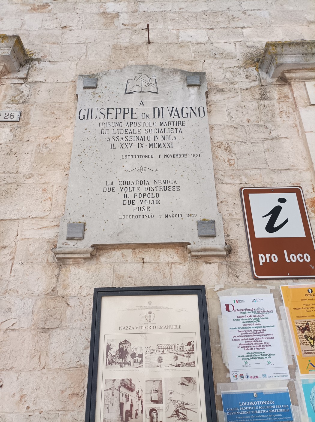 Lapide commemorativa di Giuseppe Di Vagno a Locorotondo, dedicata all'apostolo martire del socialismo.