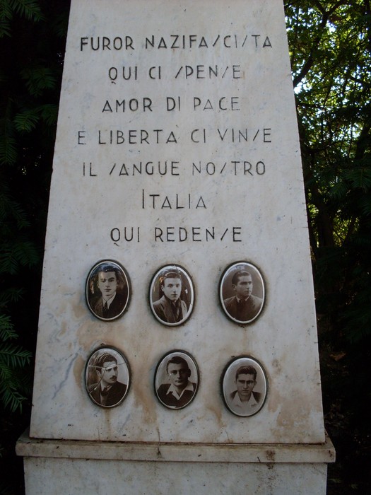 Monumento a Manfredi e altri, dedicato ai giovani martiri della libertà e della pace.
