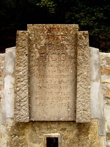 Monumento dedicato a Dante Castellucci, commemorazione di un comandante e della sua eroica vita.