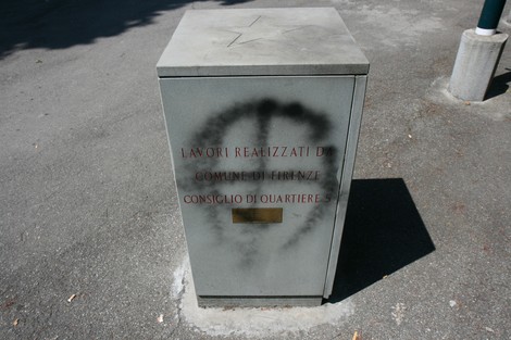 Monumento ai volontari della libertà a Peretola, commemorazione di coloro che hanno lottato per la libertà.
