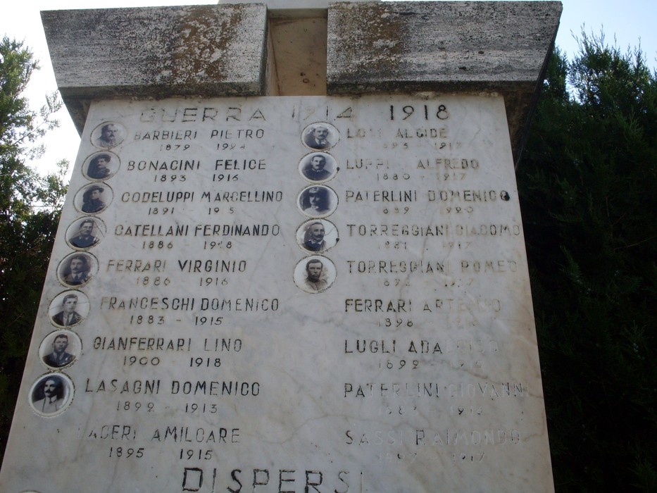 Monumento ai Caduti di Masone, in memoria dei soldati locali che hanno perso la vita durante la Prima Guerra Mondiale.