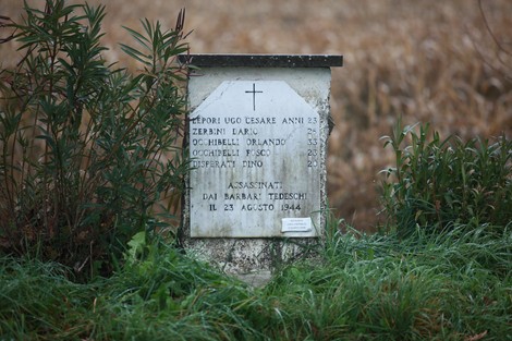 Cippo commemorativo dedicato a Lepori, Zerbini, Disperati e Occhibelli, assassinati il 23 agosto 1944.